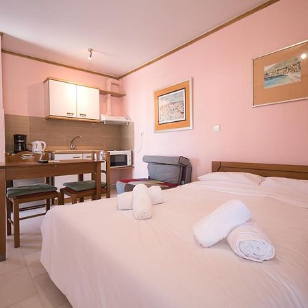 Tiny Studio Marousi Area Apartment Athens Ngoại thất bức ảnh